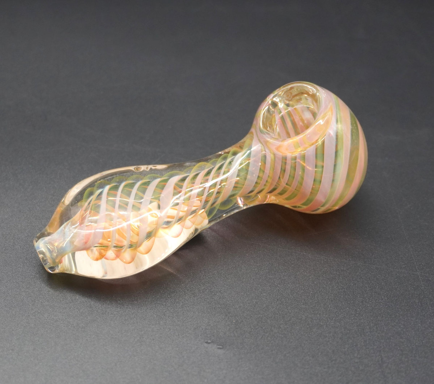 Ribbon Swirl Glass Pipe