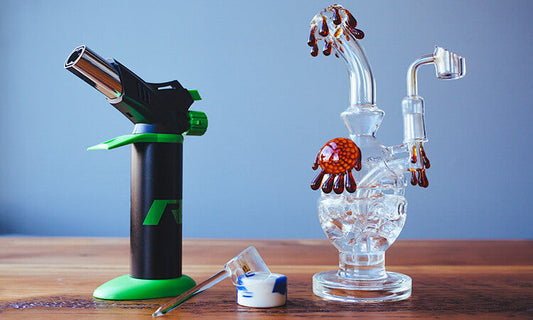 Discover 2025 Top Bongs & Dab Rigs for Effortless Hits