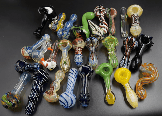 How to Clean a Glass Weed Pipe