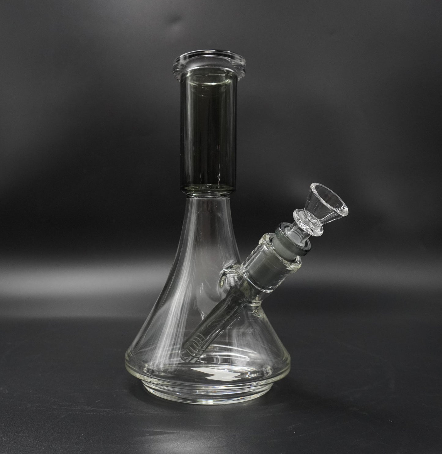 The 9" Essential Beaker | Classic Glass Water Pipe