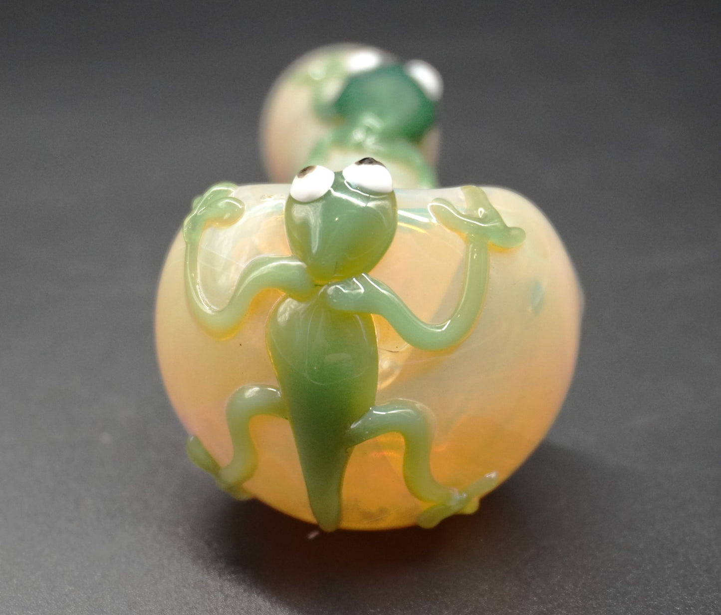 Frog Hand Pipe