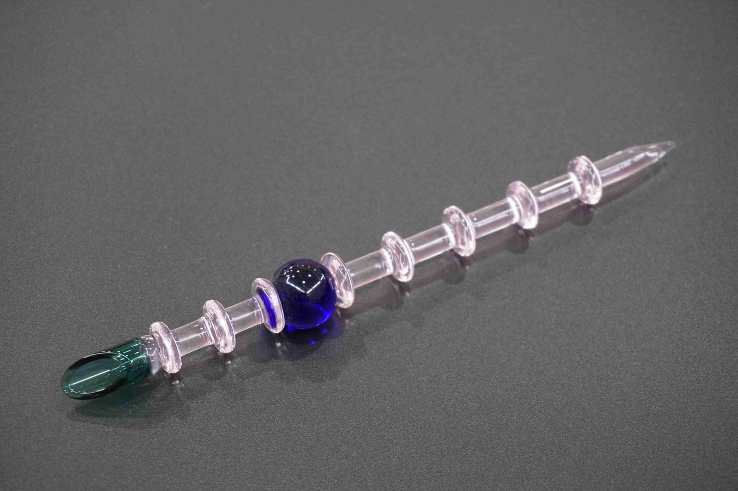 Glass dab tool with scoop